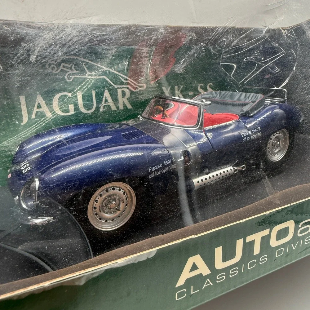 AUTOart Jaguar XK-SS 1956 Diecast Model 1:18 Blue Classics Division 73510